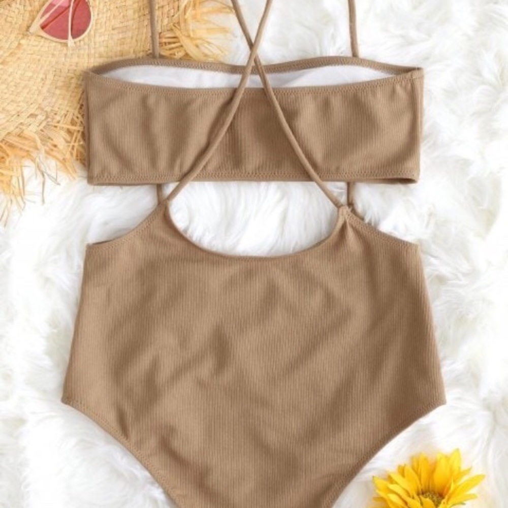 Super cute one suit!